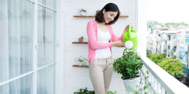 Sulap Balkon Apartemen Sempit Jadi Tempat Nongkrong Paling Asyik